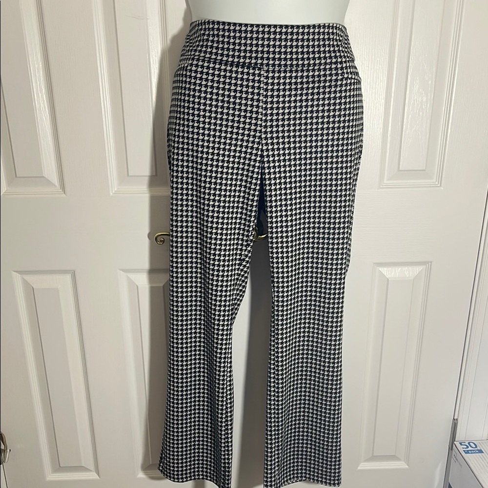 NY&Co. Women's Black and White Houndstooth Pants